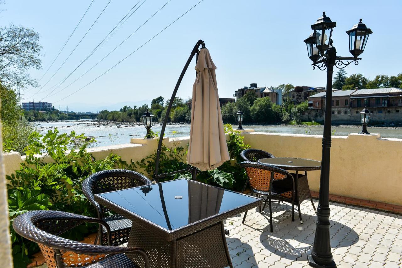 Sanapiro Hotel Kutaisi Exterior photo