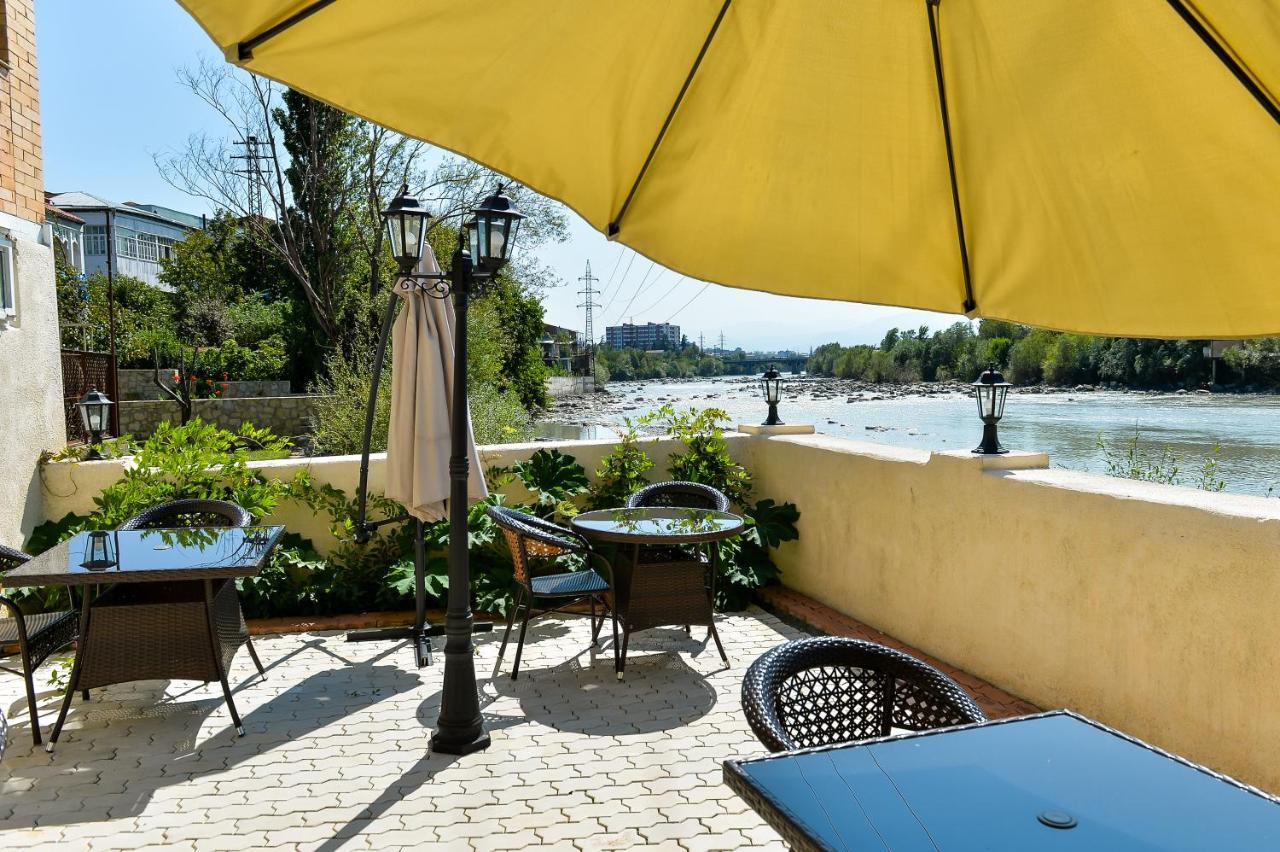 Sanapiro Hotel Kutaisi Exterior photo