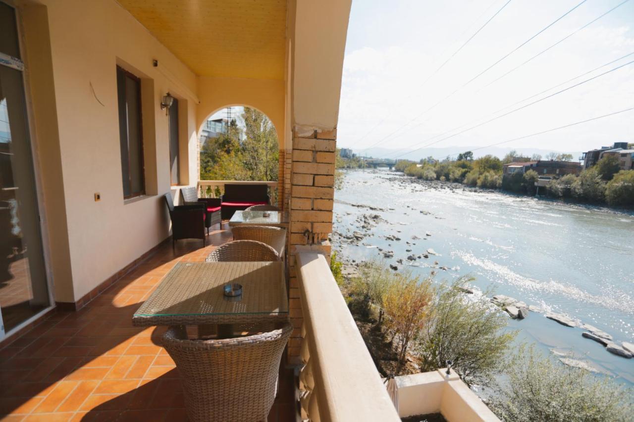 Sanapiro Hotel Kutaisi Exterior photo