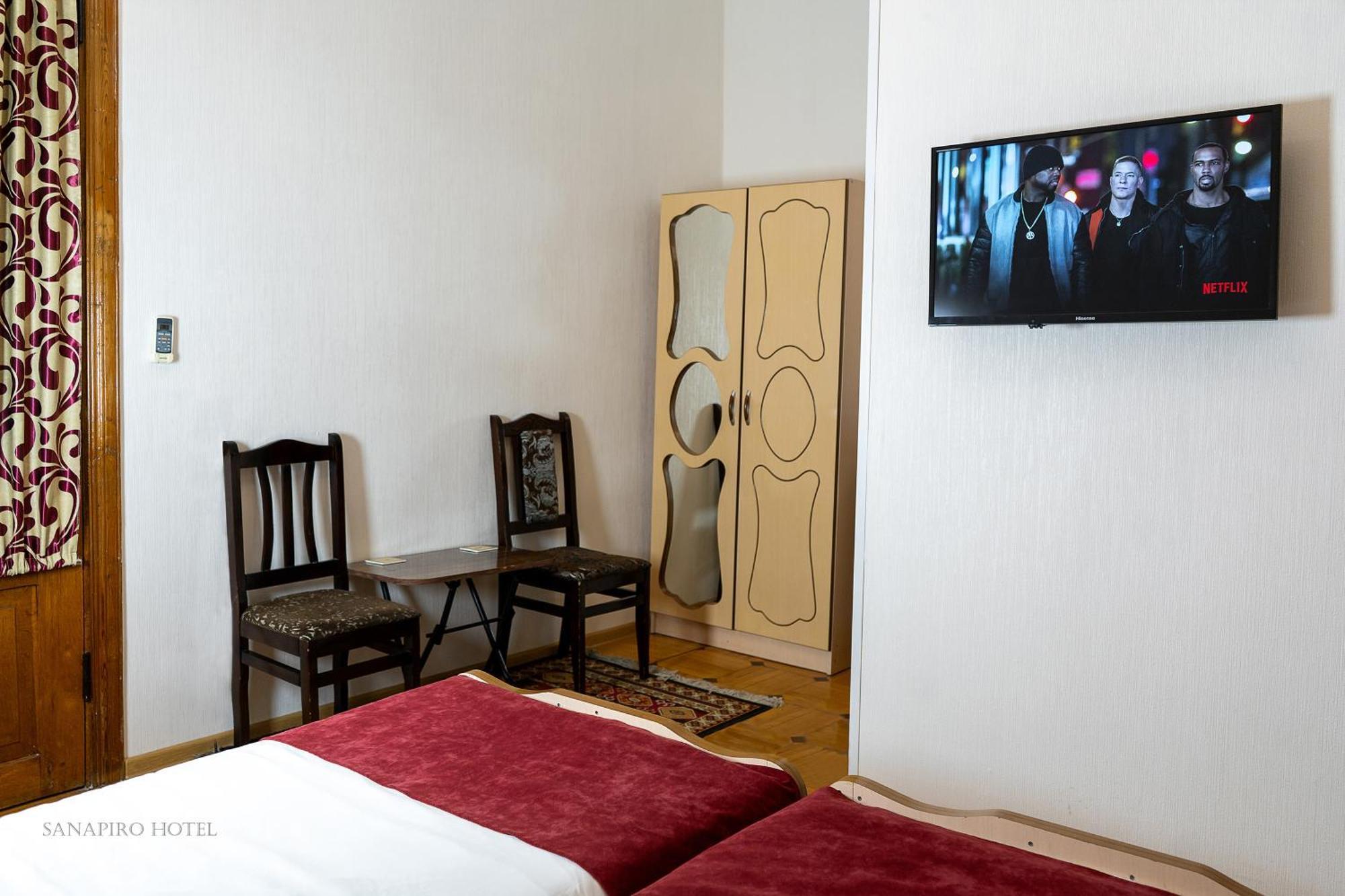 Sanapiro Hotel Kutaisi Exterior photo