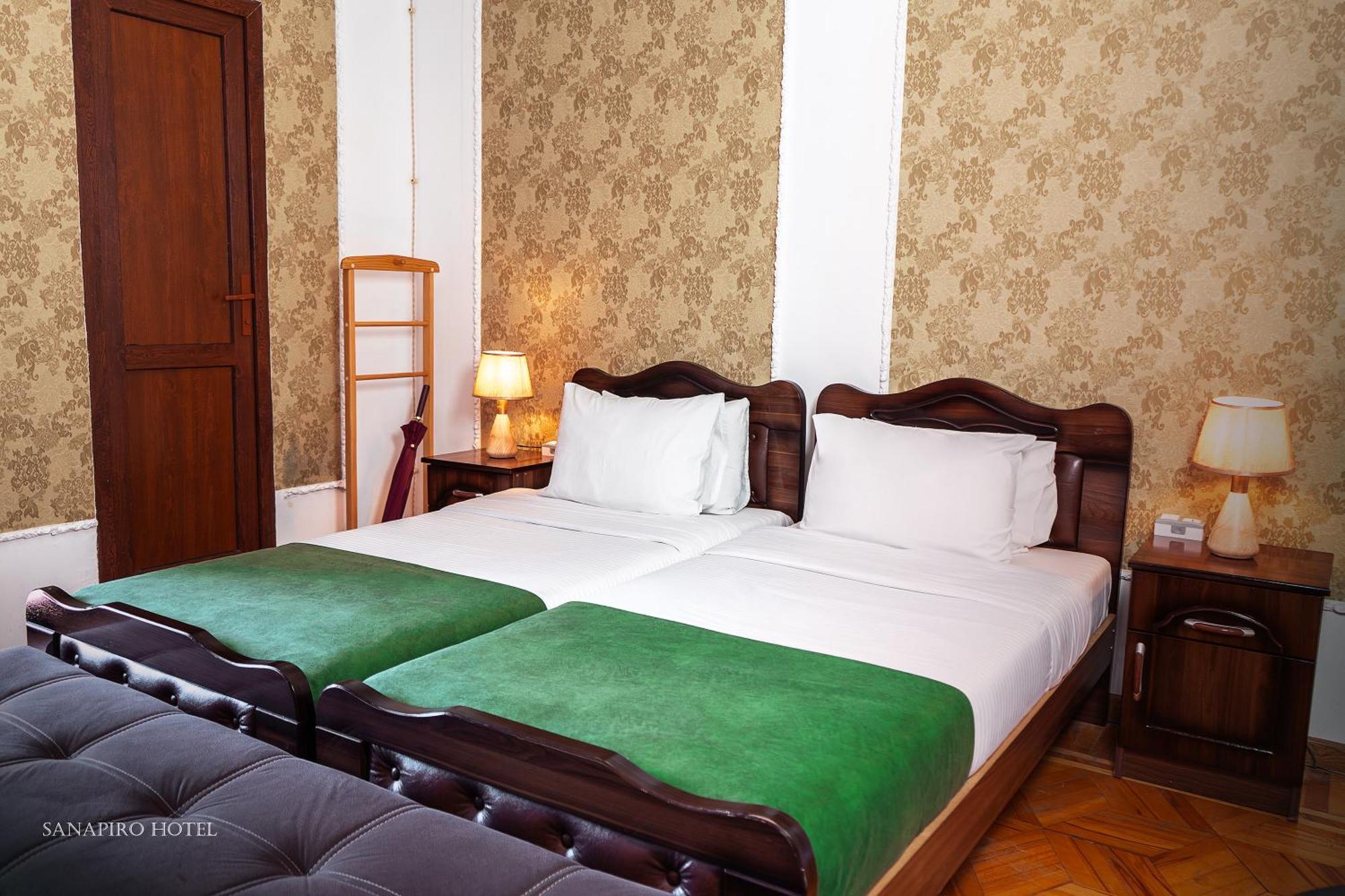Sanapiro Hotel Kutaisi Exterior photo