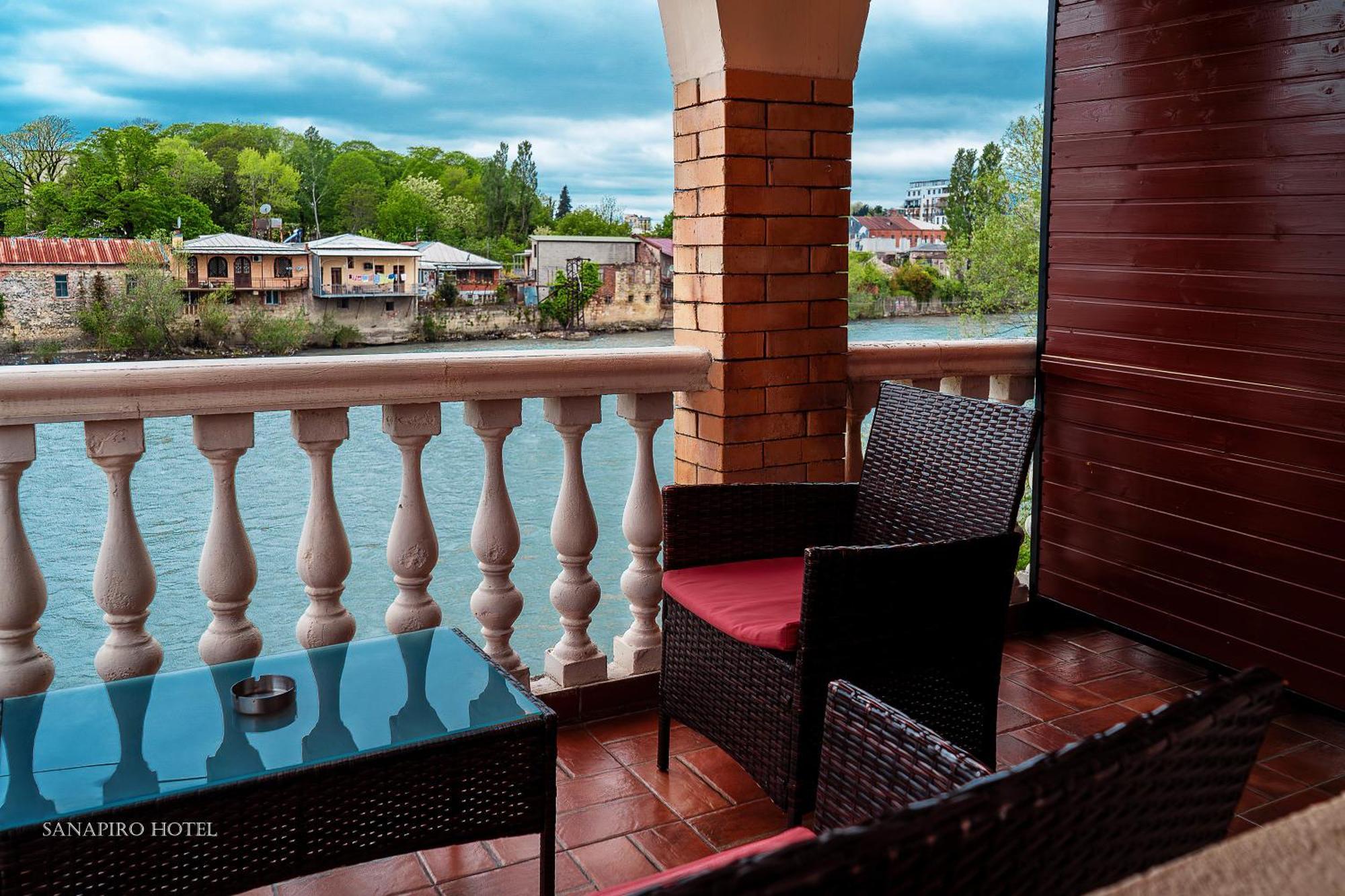 Sanapiro Hotel Kutaisi Exterior photo