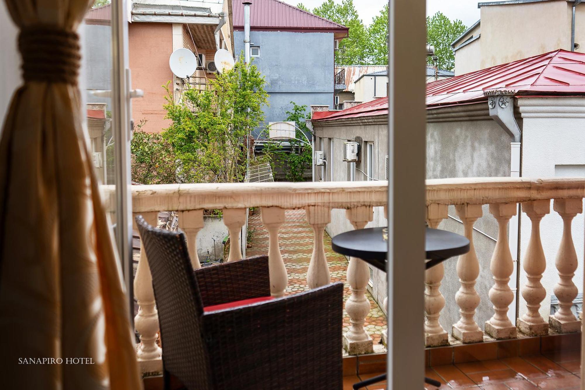 Sanapiro Hotel Kutaisi Exterior photo